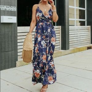 Magnolia Boutique Navy Floral Print Tie Waist Maxi Dress *Needs simple repair